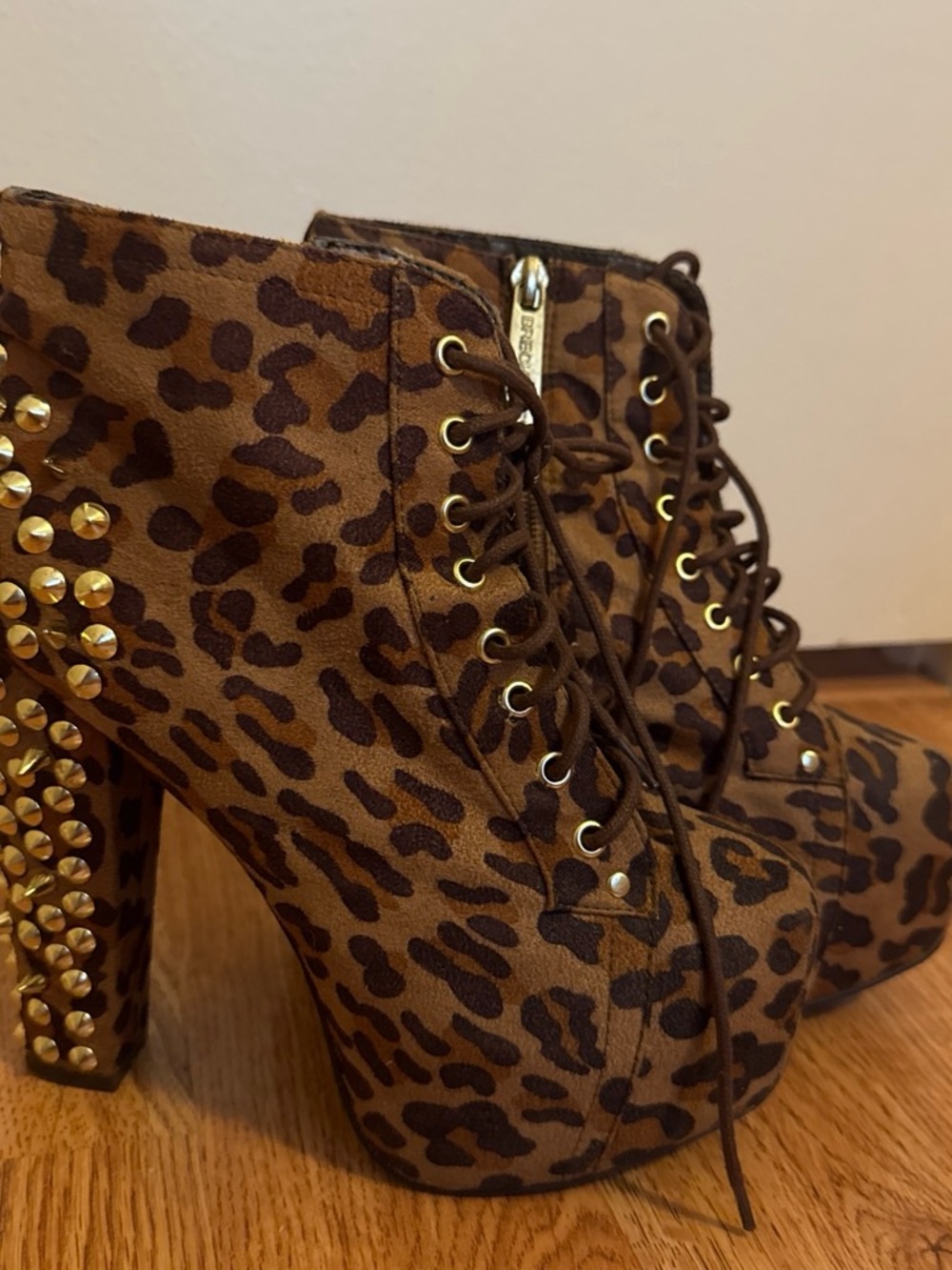 Breckelle’s Leopard Print Spike Stud Platform Ankle Boots Heels Size 7.5 - Picture 2 of 7